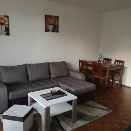 Apartman *